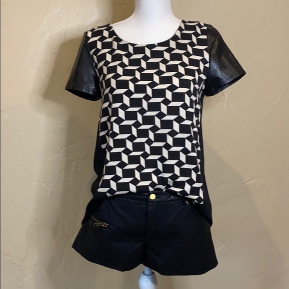 Black patterned shirt - Picture 1 of 4